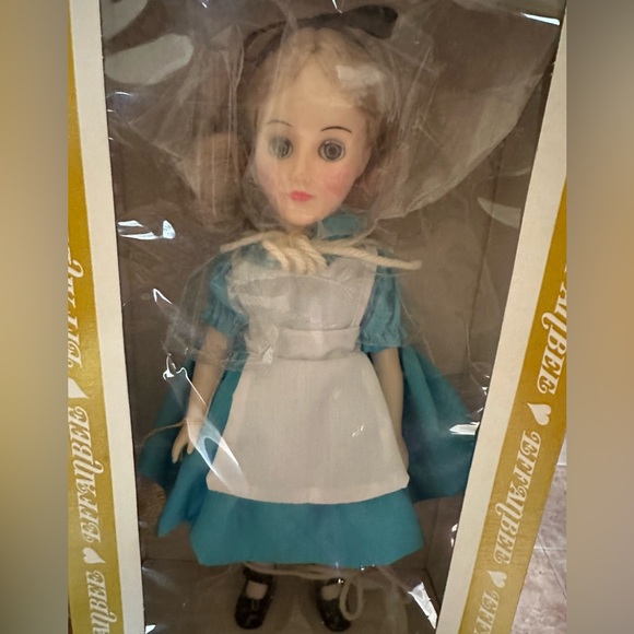 Vintage Alice in Wonderland Effanbee artist doll NIB #3398
